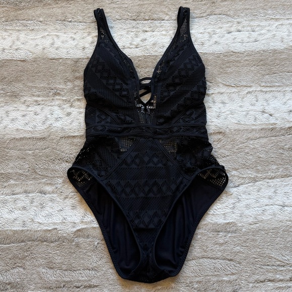 BECCA Crochet One-Piece Swimsuit in Black Size M - Picture 5 of 11